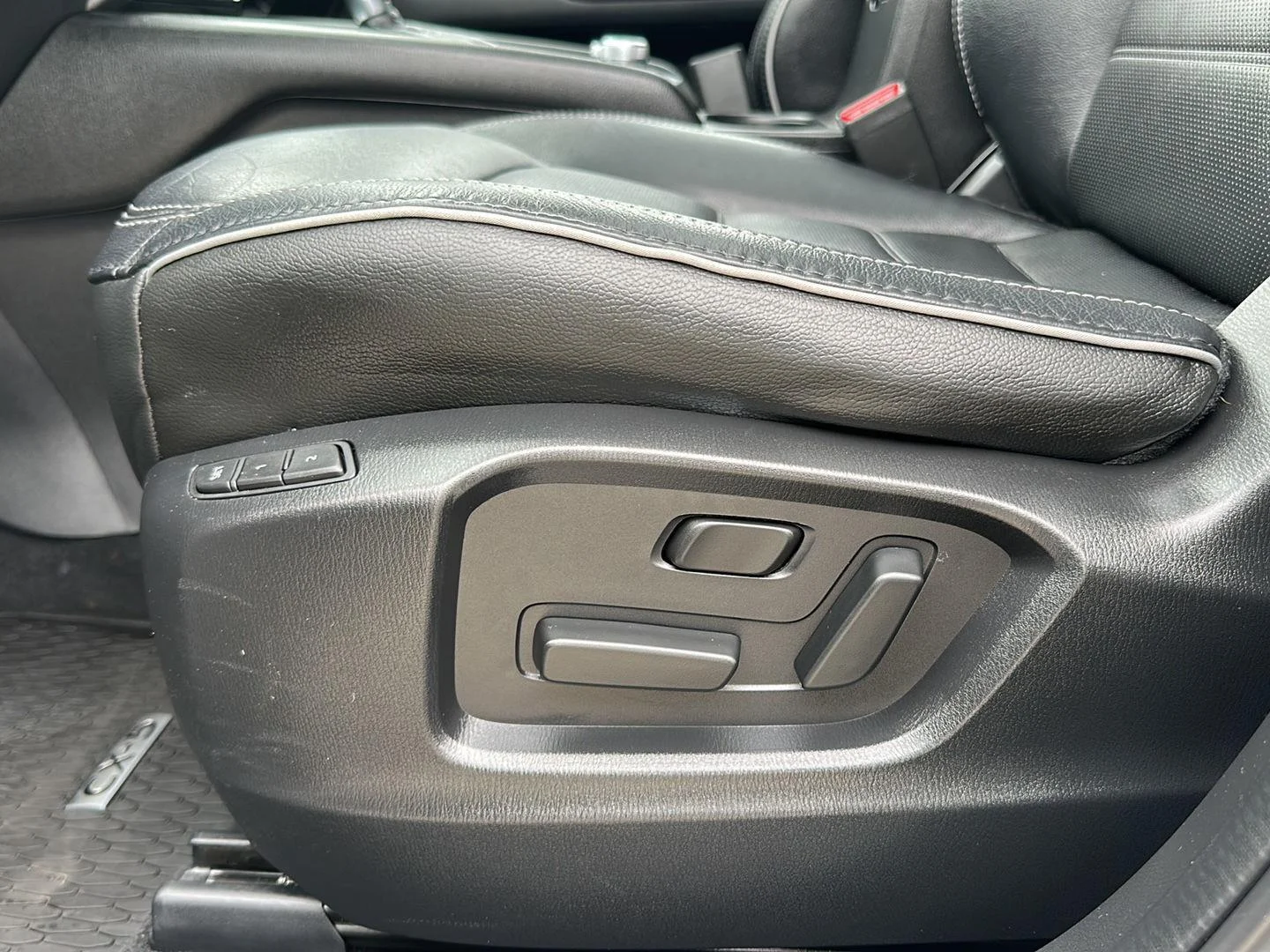 Used 2024 Platinum Quartz Metallic Mazda 2.5 S Preferred Package image 24