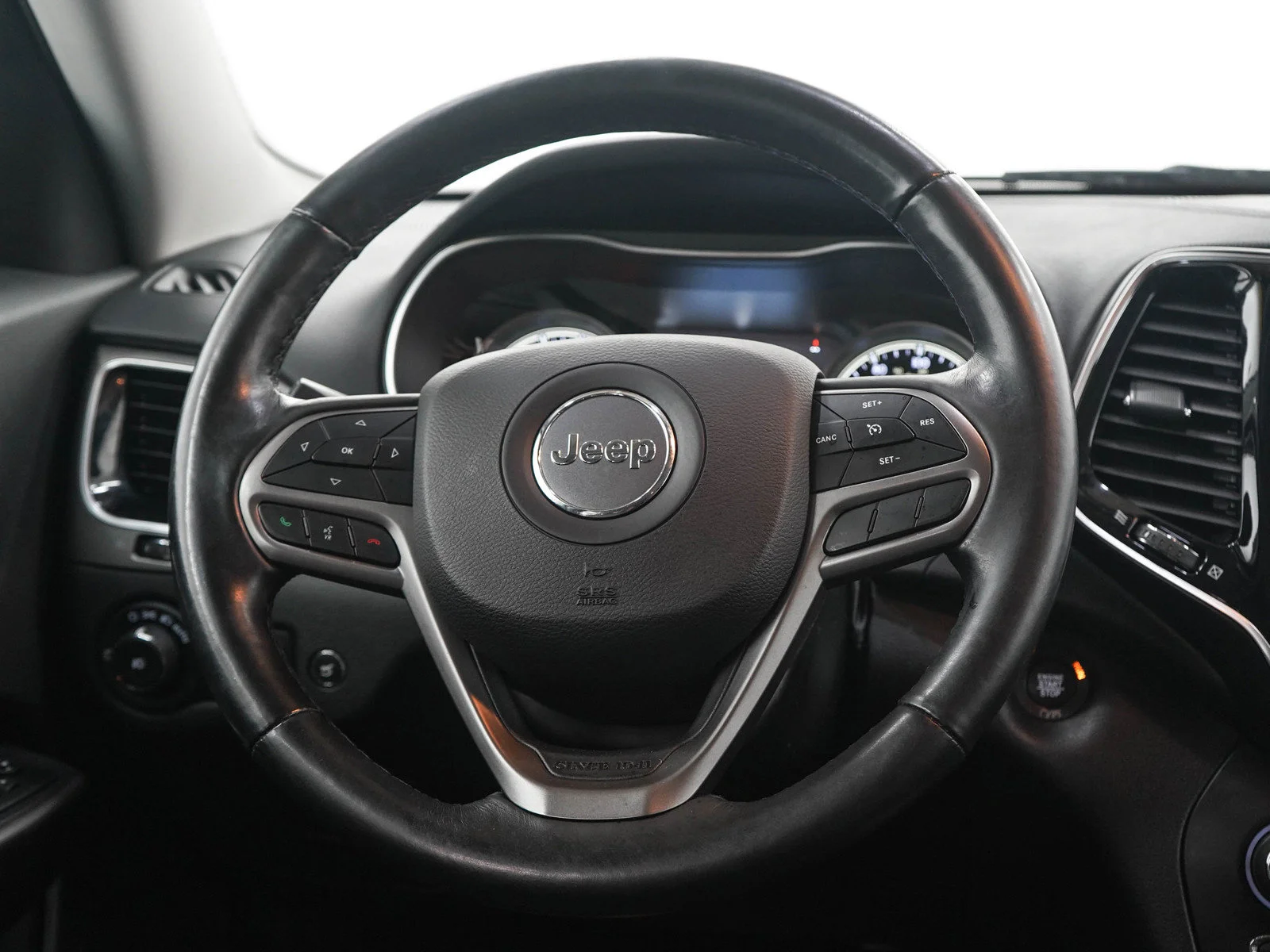 Used 2019 Bright White Clearcoat Jeep Limited image 16