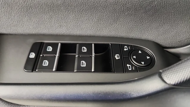 2025 Mazda CX-50 Premium Plus - Photo 10