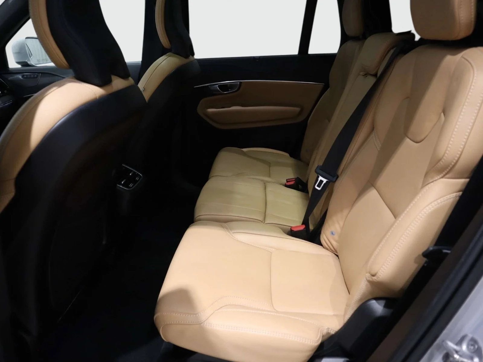 Used 2024 Silver Volvo Ultimate Bright Theme image 15