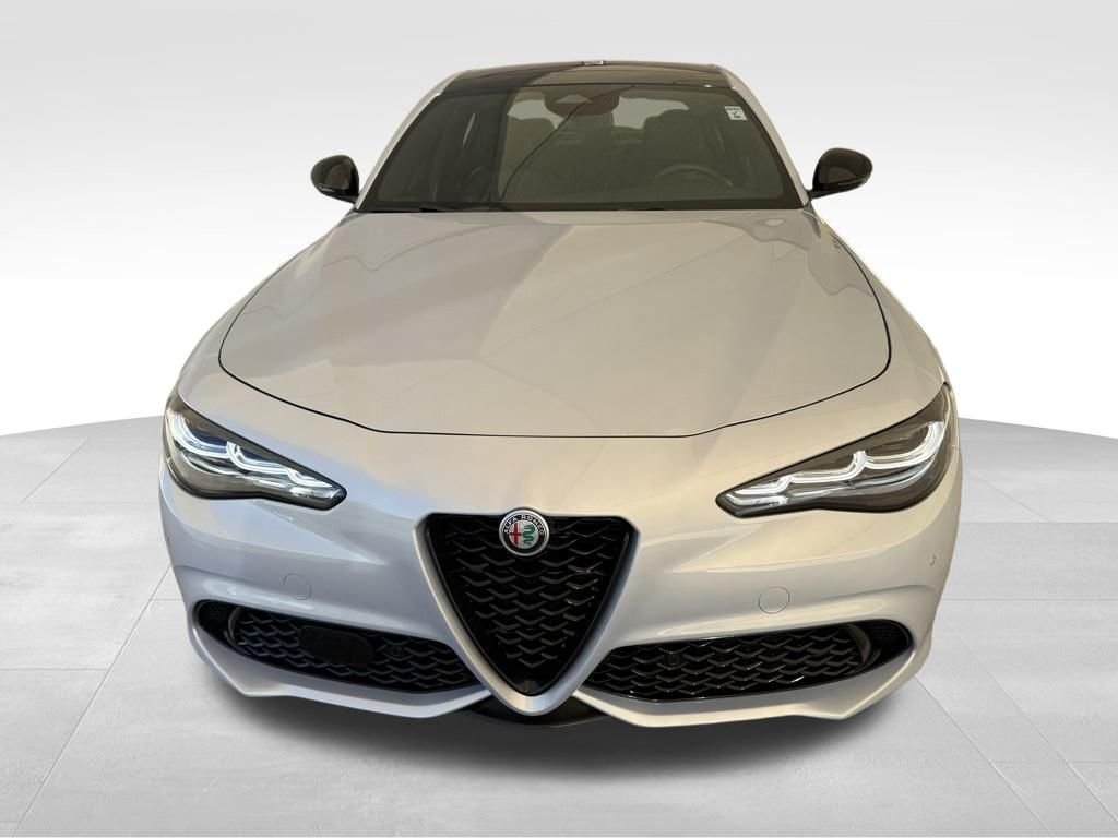 New 2025 Moonlight Gray Metallic Exterior Paint Alfa Romeo Base image 8