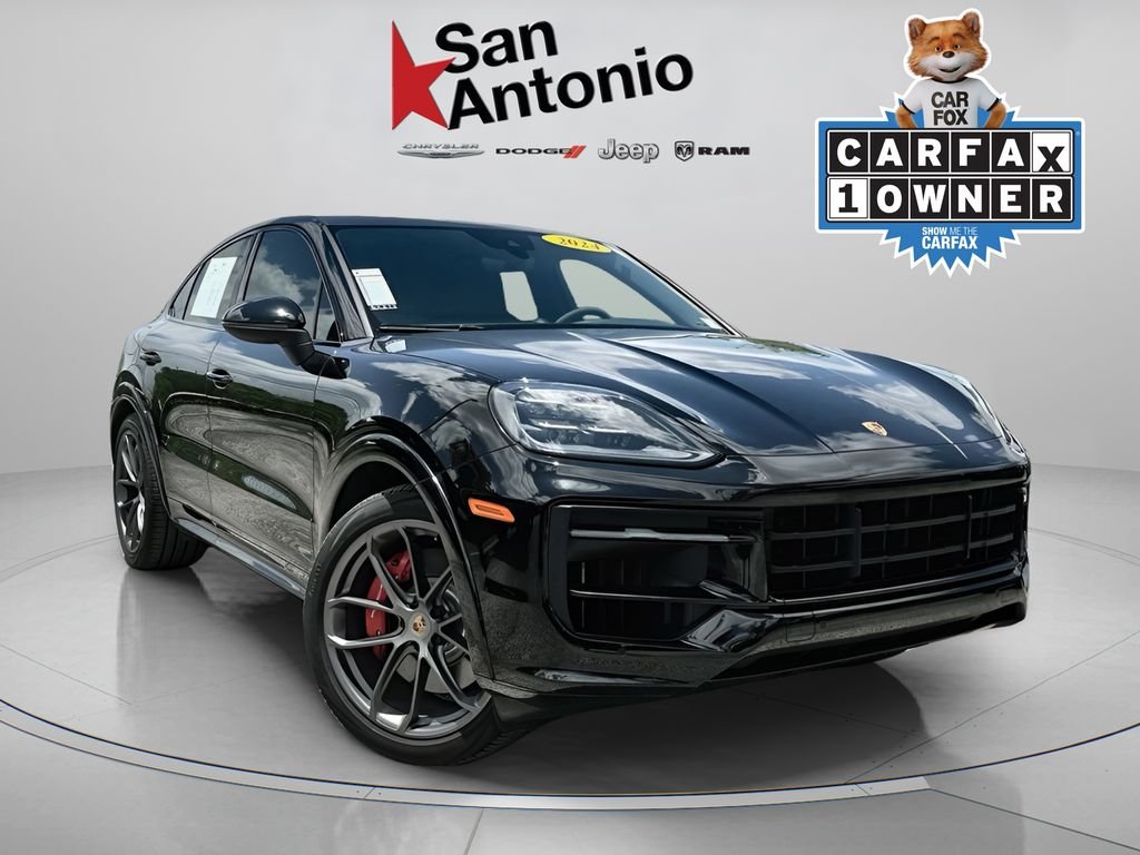 2024 Porsche Cayenne S's photo