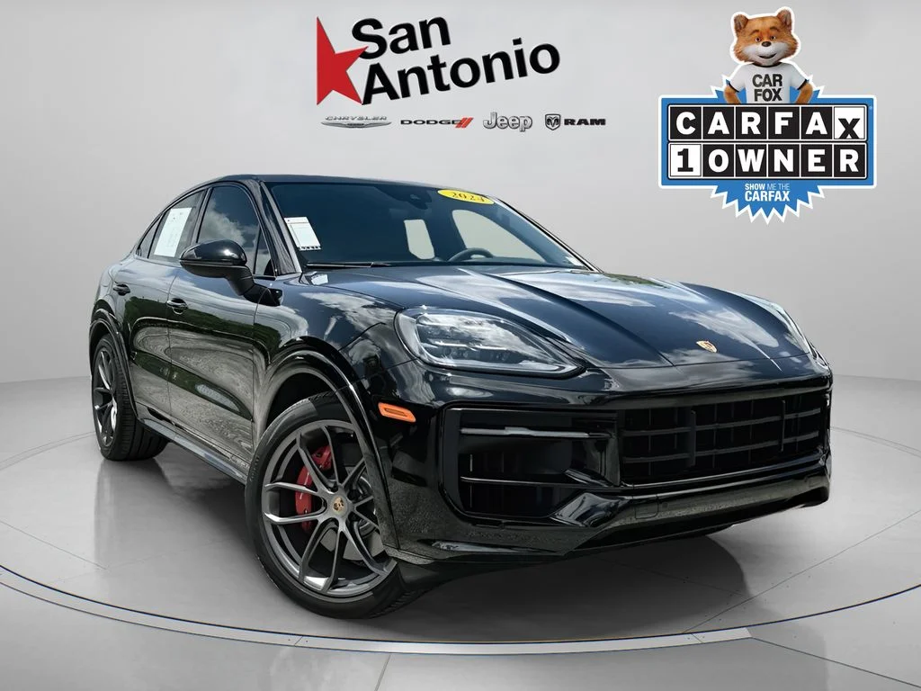 2024 Porsche Cayenne S's photo