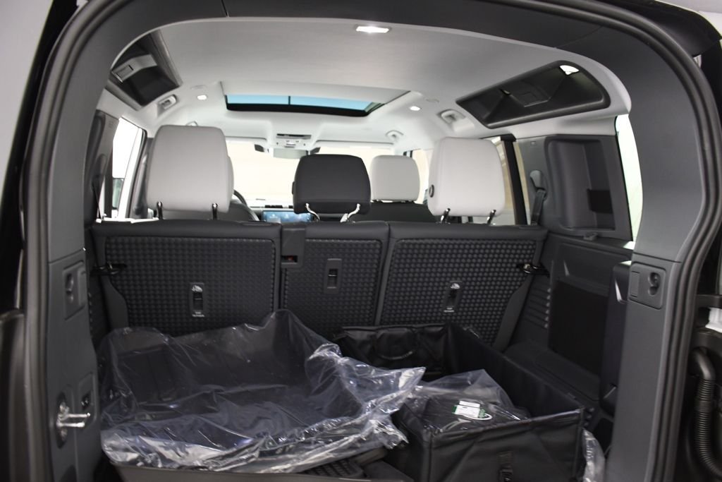 2026 Land Rover Defender S - Photo 25