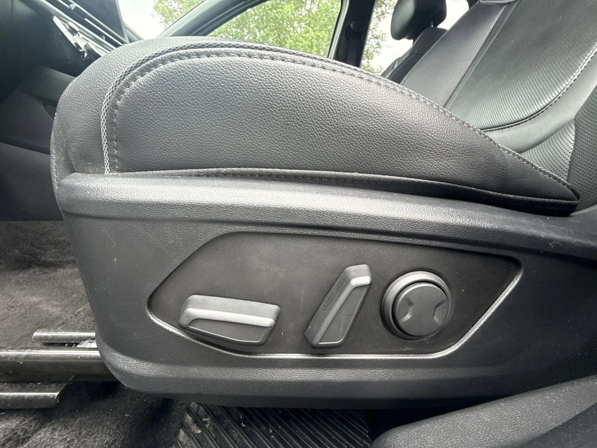2025 Hyundai Santa Cruz Limited - Photo 12