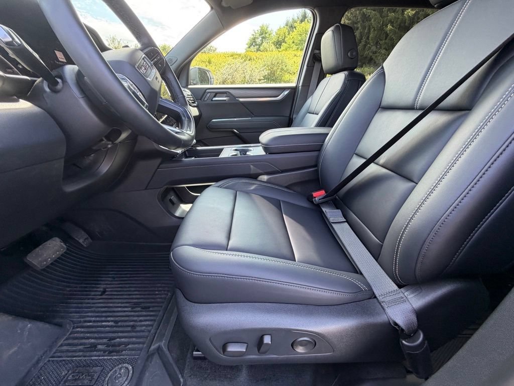 Used 2026 Summit White GMC Elevation image 18