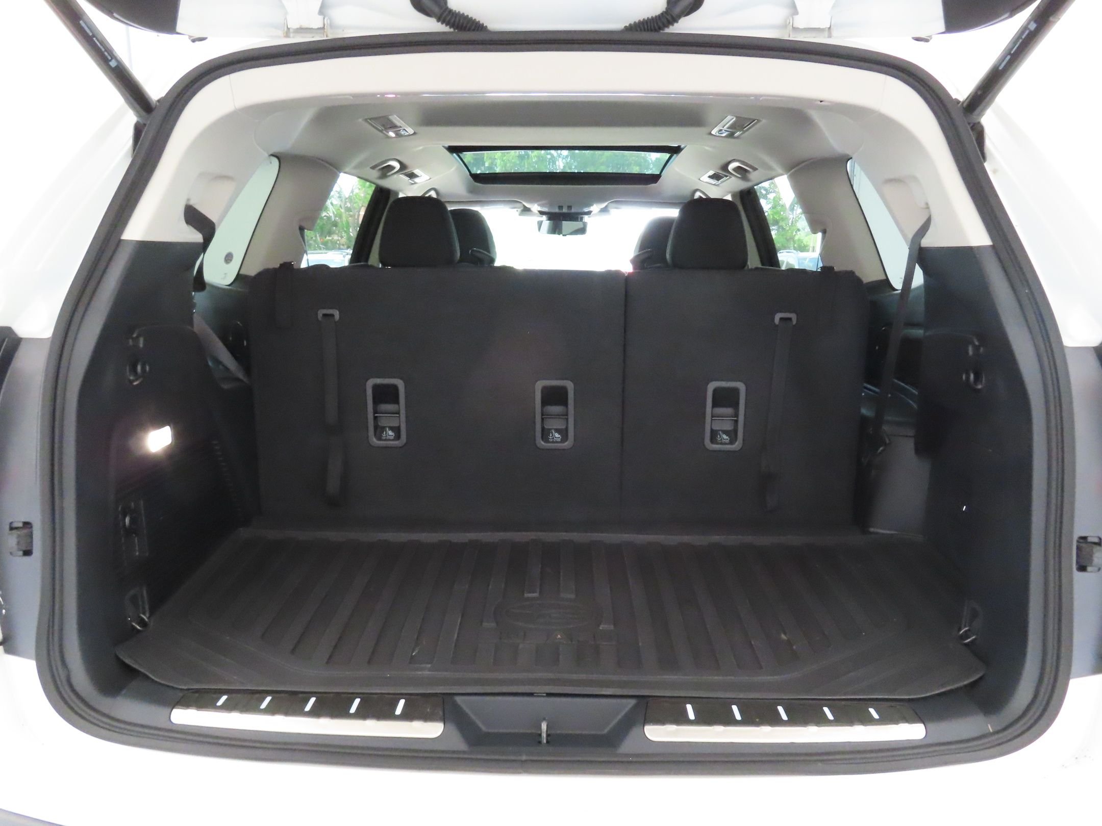 Used 2025 White Subaru Onyx Edition Touring image 24