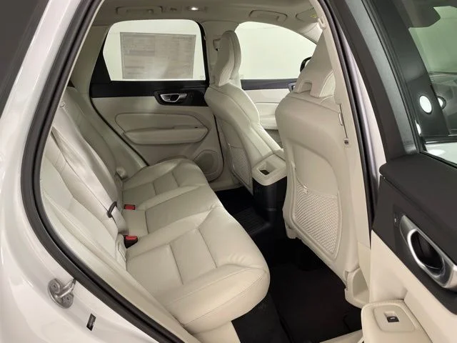 Certified Used 2024 Crystal White Volvo Plus image 40