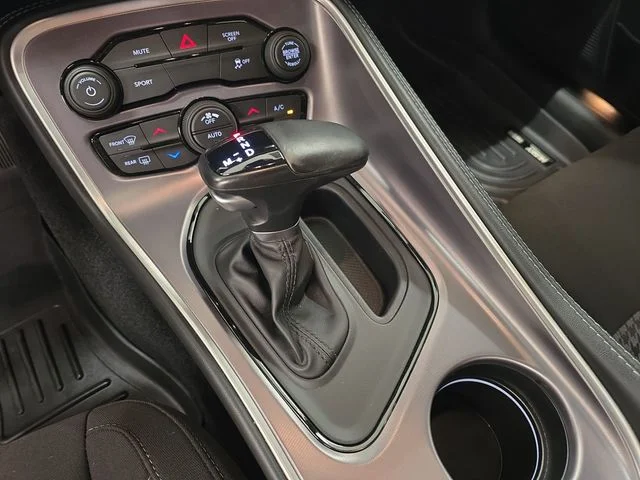 Used 2021 Granite Crystal Clearcoat Metallic Dodge SXT image 21