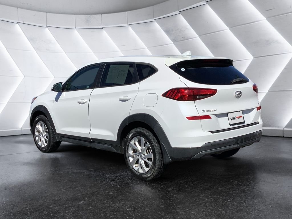 Used 2020 White Hyundai SE image 6