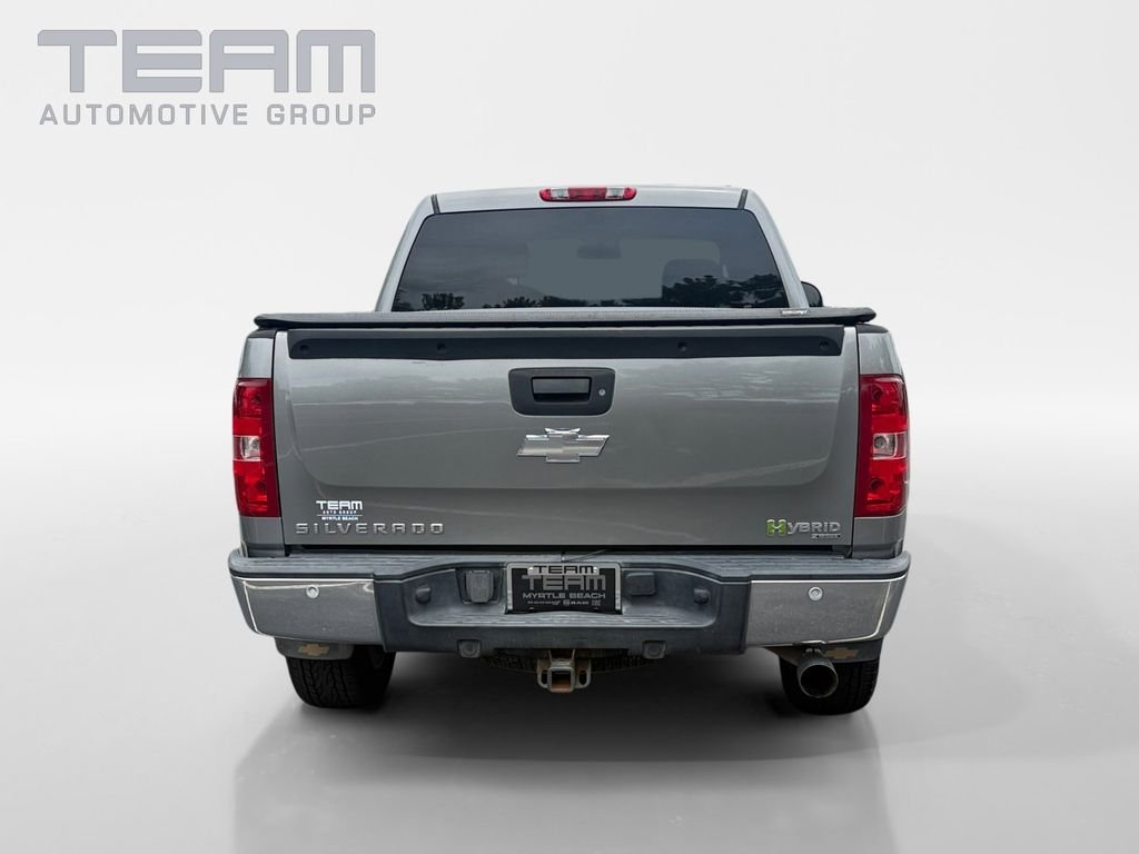 Used 2009 Gray Chevrolet 2HY image 6