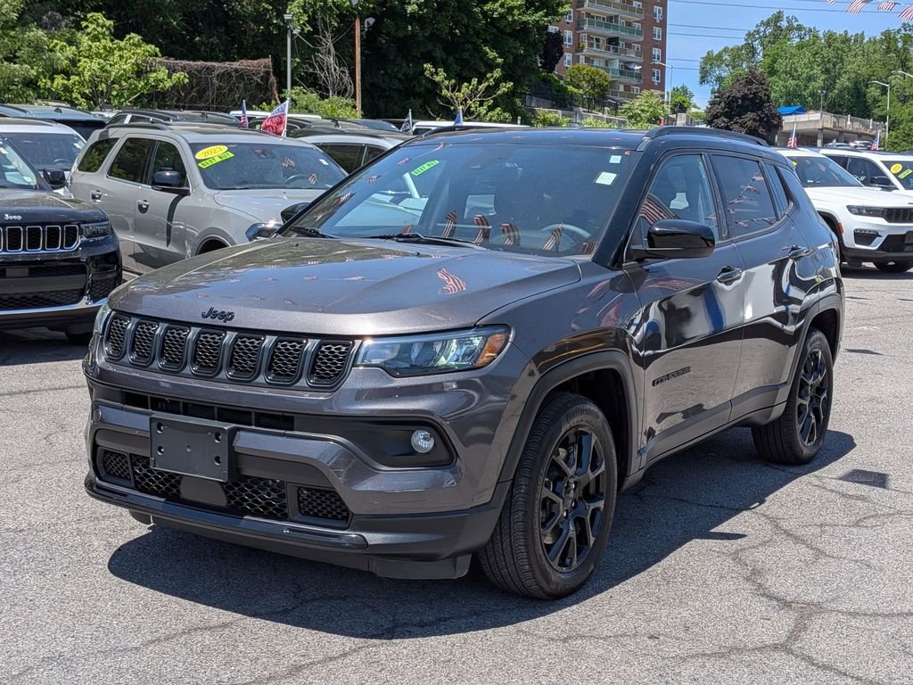 Used 2023 Gray Jeep Latitude image 2
