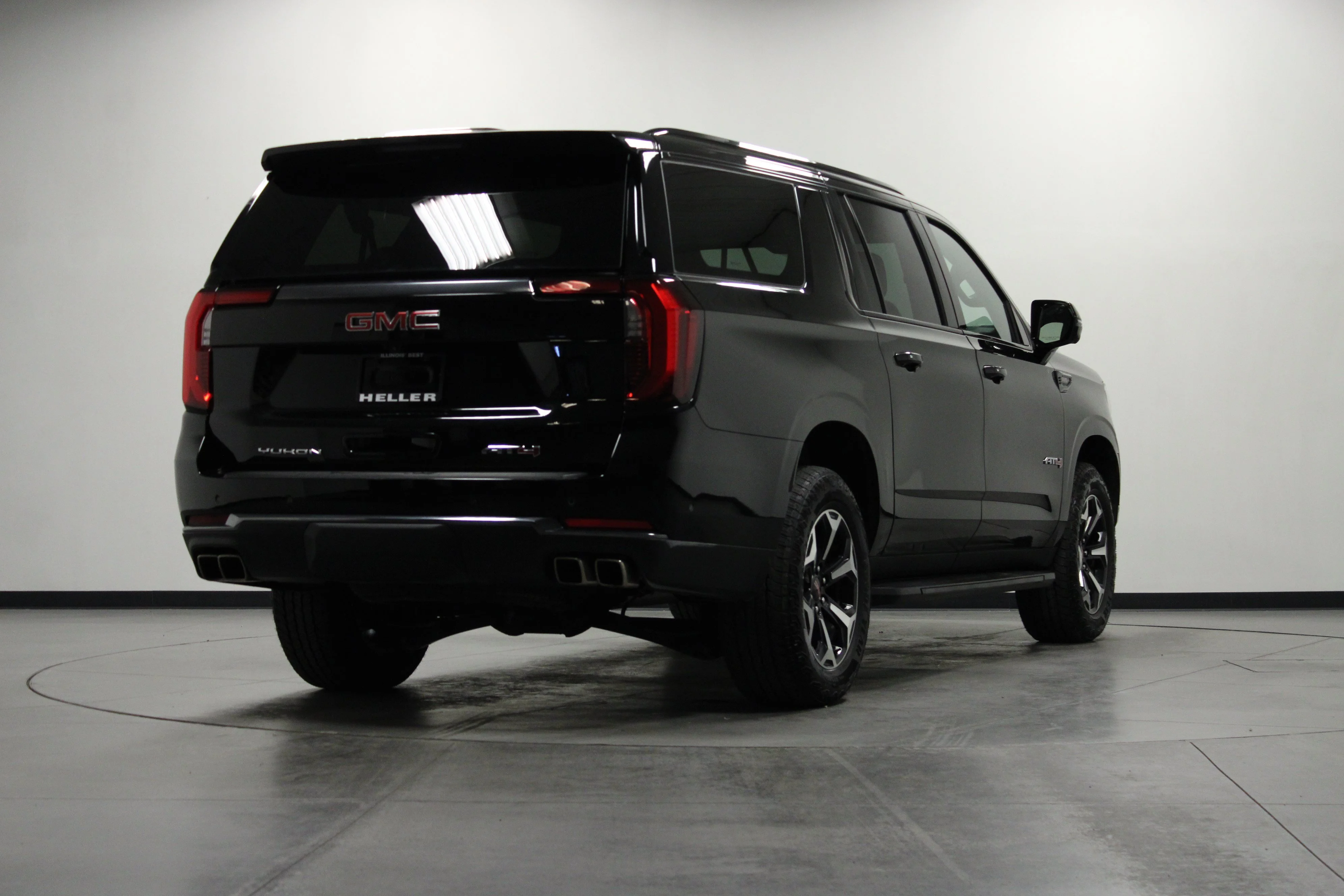 Used 2025 Onyx Black GMC AT4 image 4