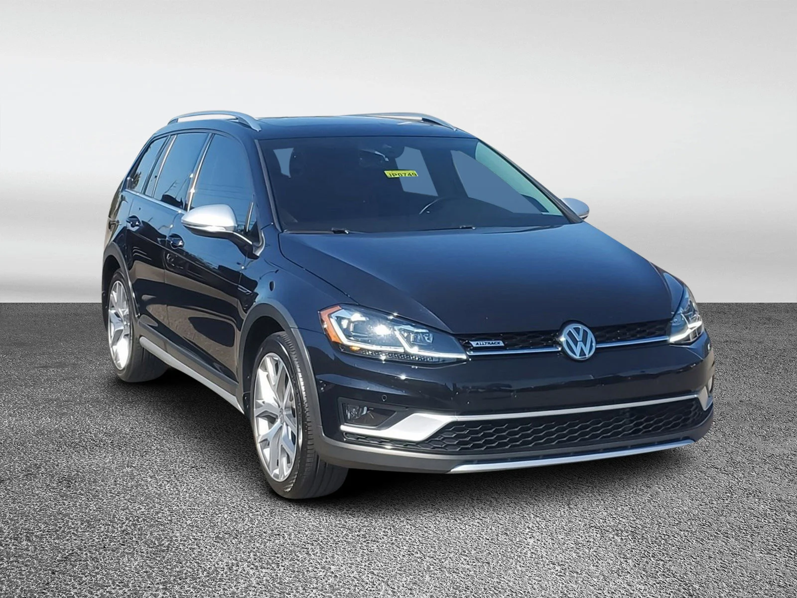 Used 2019  Volkswagen S image 1