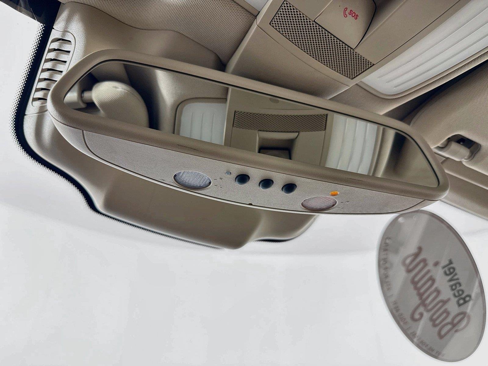 Used 2015 Indigo Blue Metallic Mercedes-Benz E 350 Sport image 23