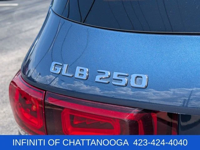 Used 2022 Blue Mercedes-Benz GLB 250 image 33