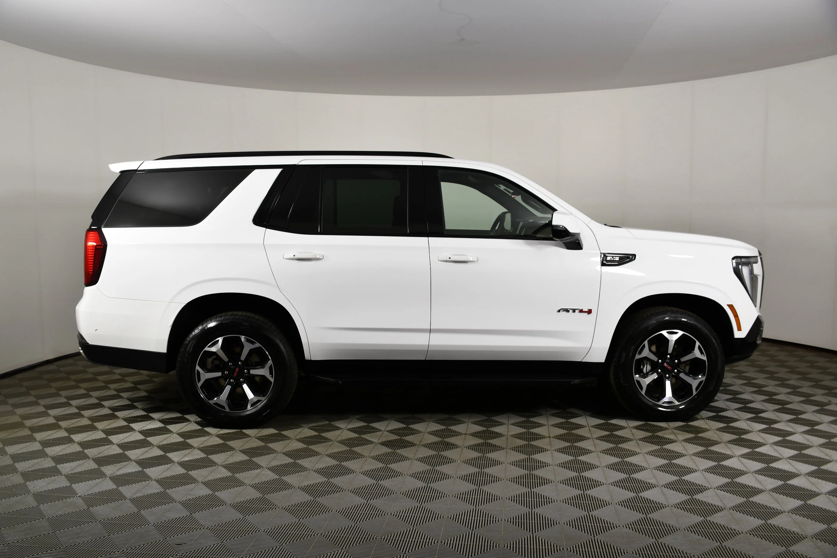Used 2025 Summit White GMC AT4 image 5