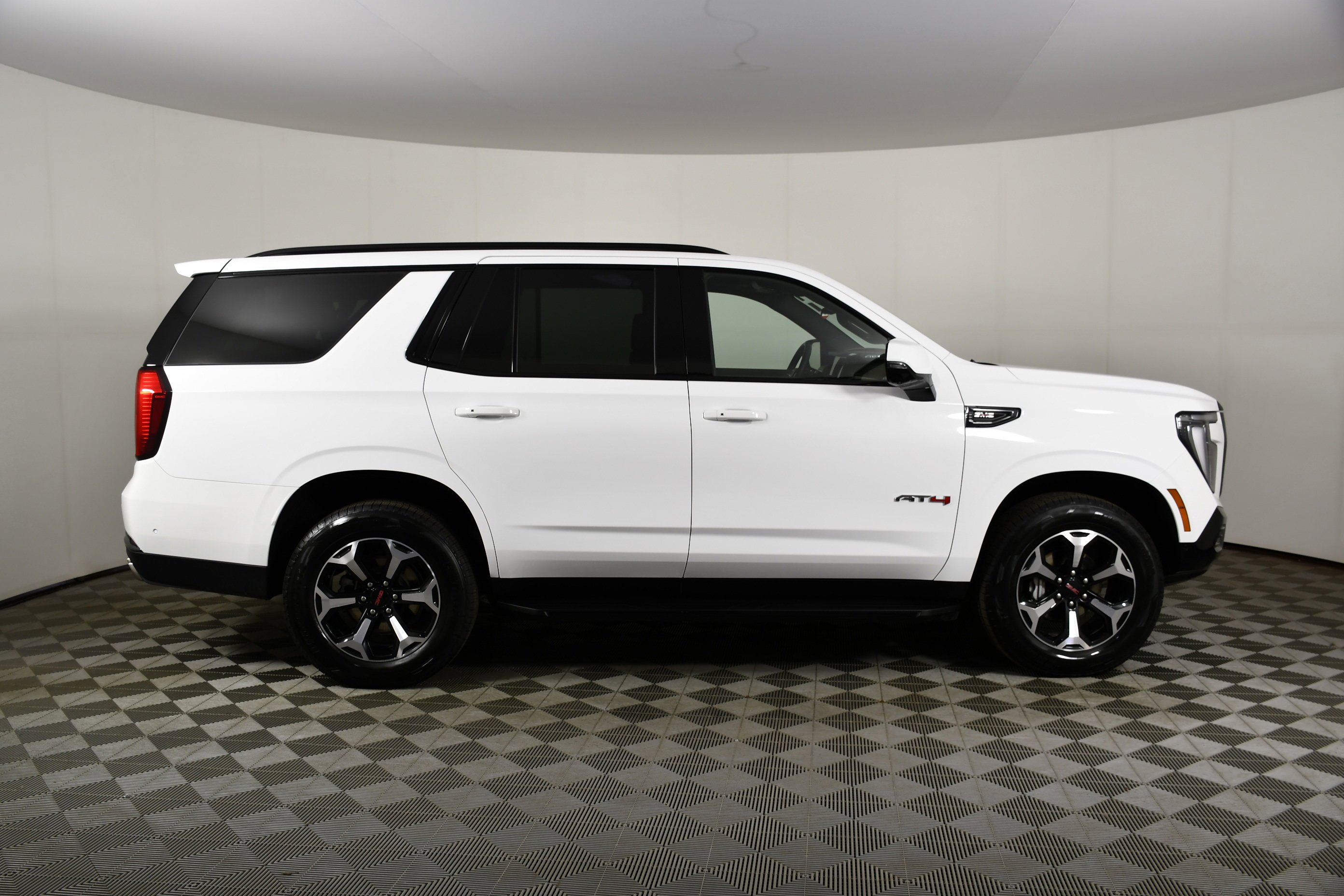 Used 2025 Summit White GMC AT4 image 5