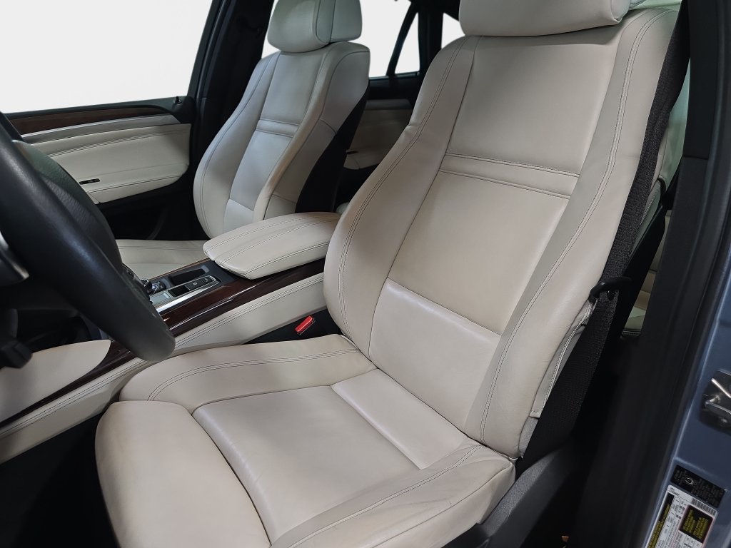 Used 2010 Blue Water Metallic BMW ActiveHybrid image 17