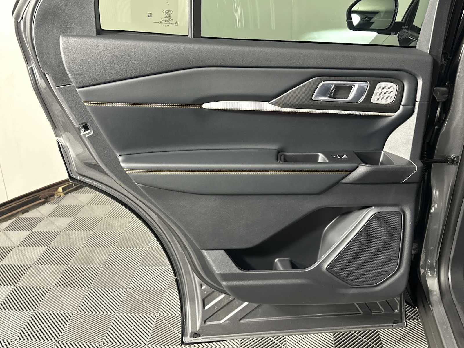 New 2026 Carbonized Gray Metallic Ford Tremor image 23