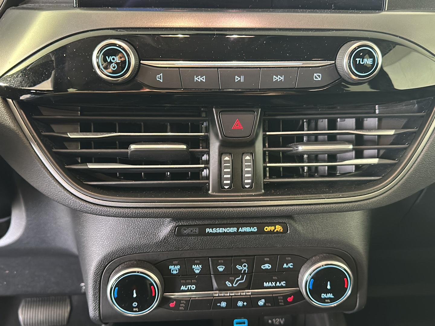 Used 2023 Atlas Blue Ford Active image 17