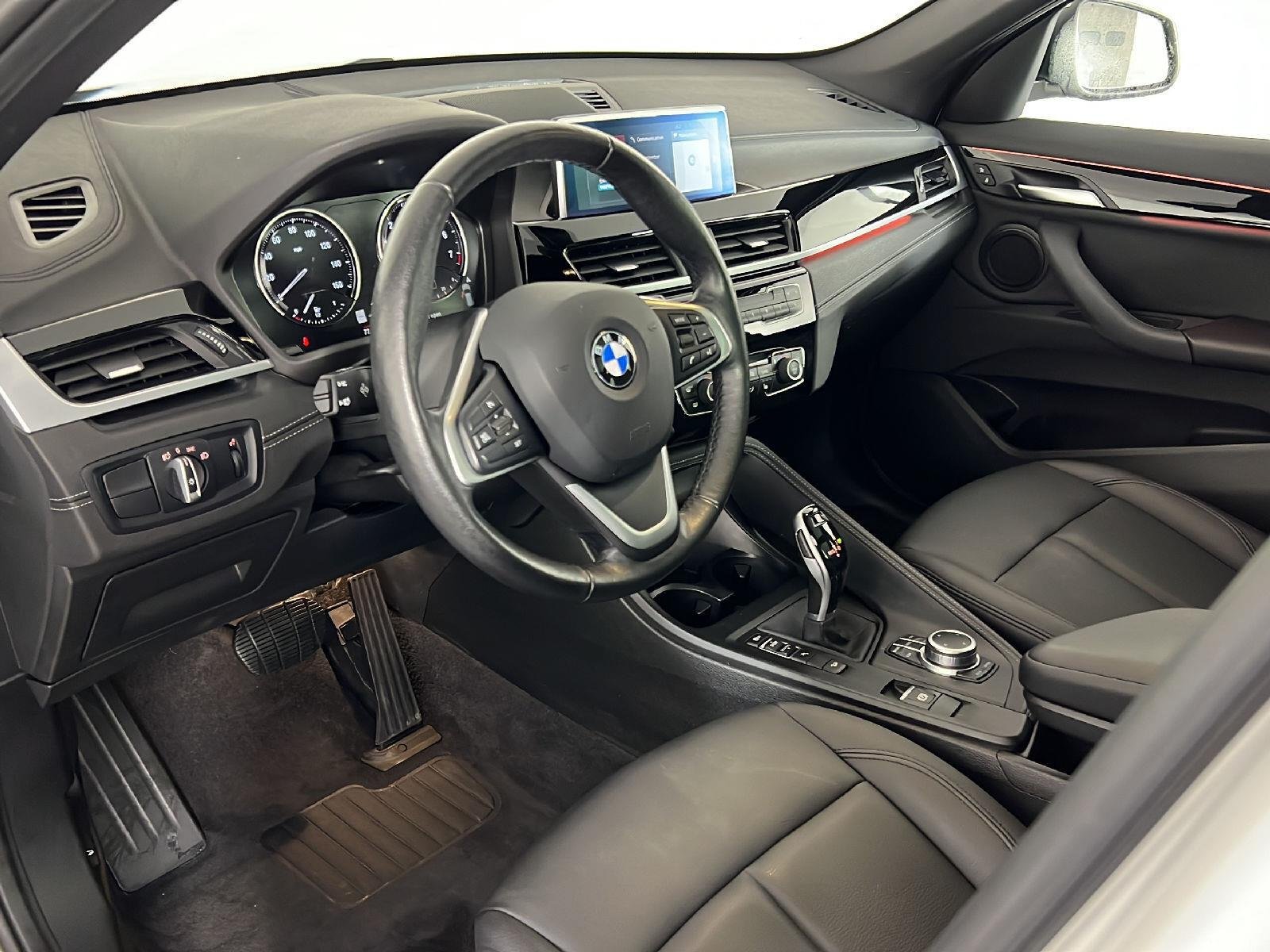 Used 2022 Mineral White Metallic BMW xDrive28i image 2