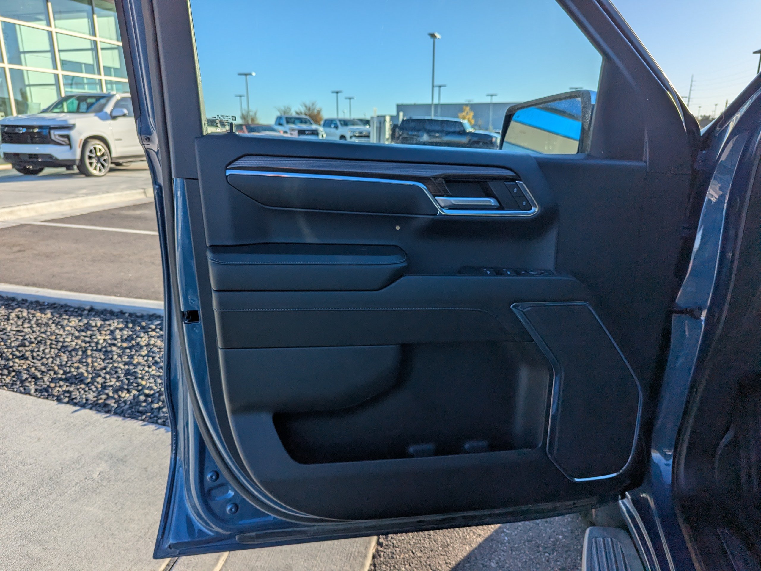 2024 Chevrolet Silverado 1500 LT - Photo 9