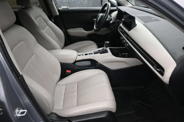 Used 2023 Silver Honda EX-L image 21