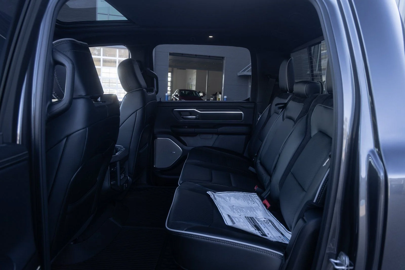 New 2026 Granite Crystal Metallic Clear-Coat Exterior Paint RAM Laramie image 19