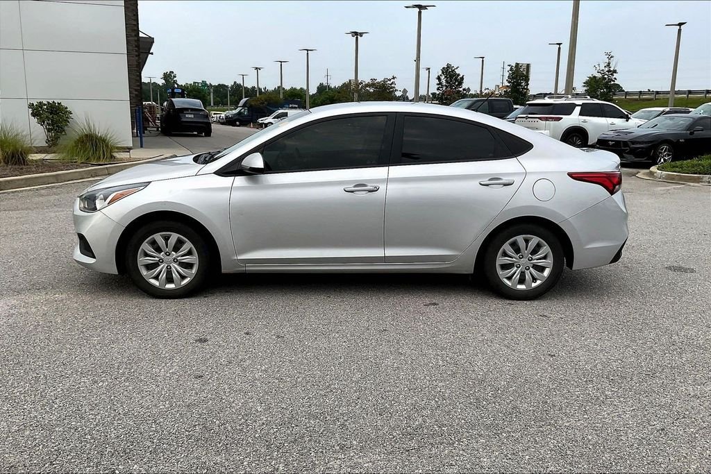 Used 2022 Olympus Silver Metallic Hyundai SE image 8