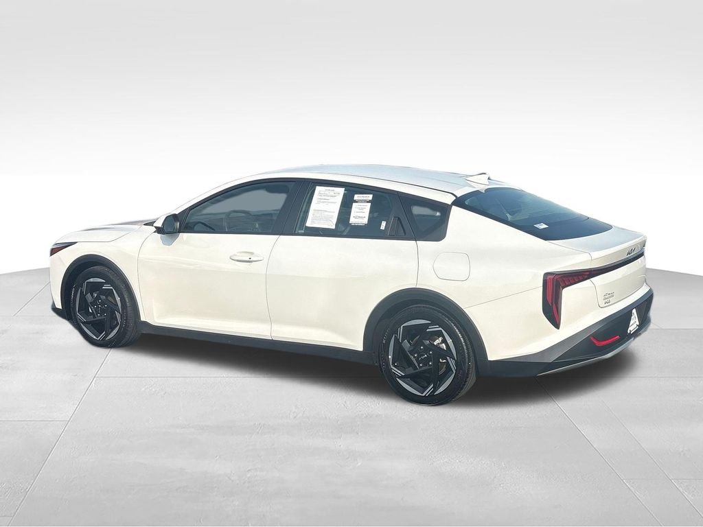 Used 2025 White Kia EX image 4