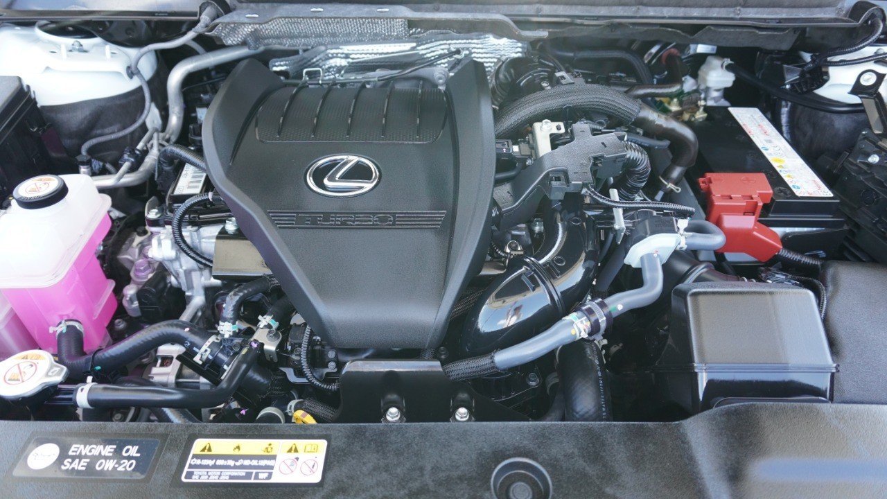 Used 2025 White Lexus RX 350 Premium image 36