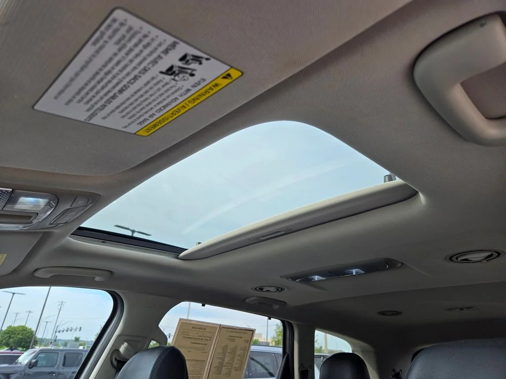 Used 2022 Gray Kia EX image 28