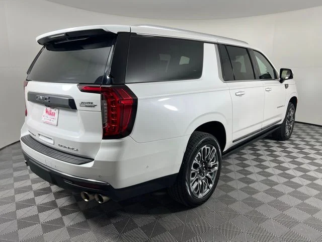 Used 2023 White GMC Denali Ultimate image 7