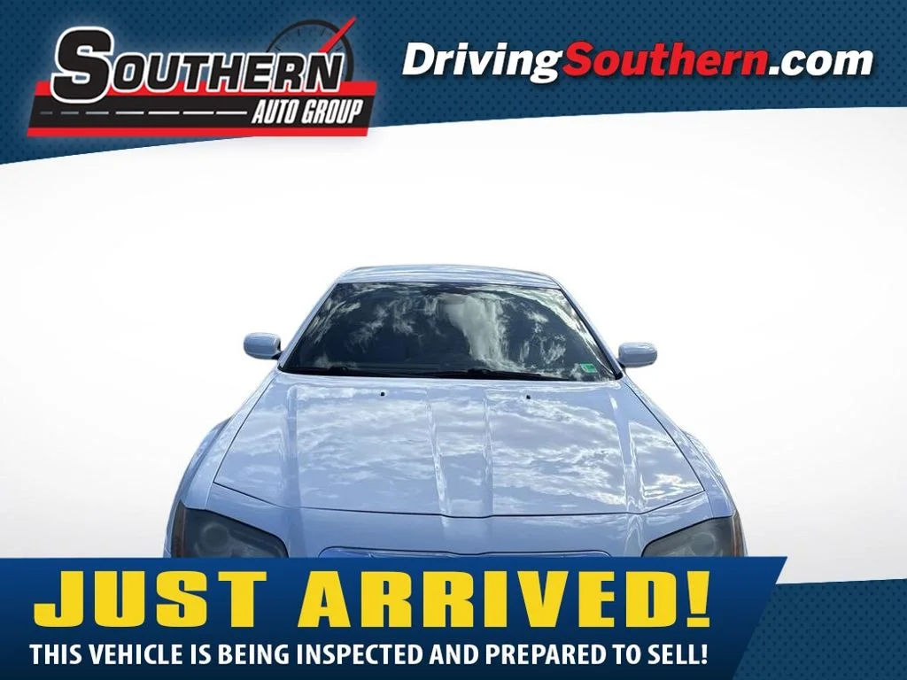 Used 2013 White Chrysler S image 1