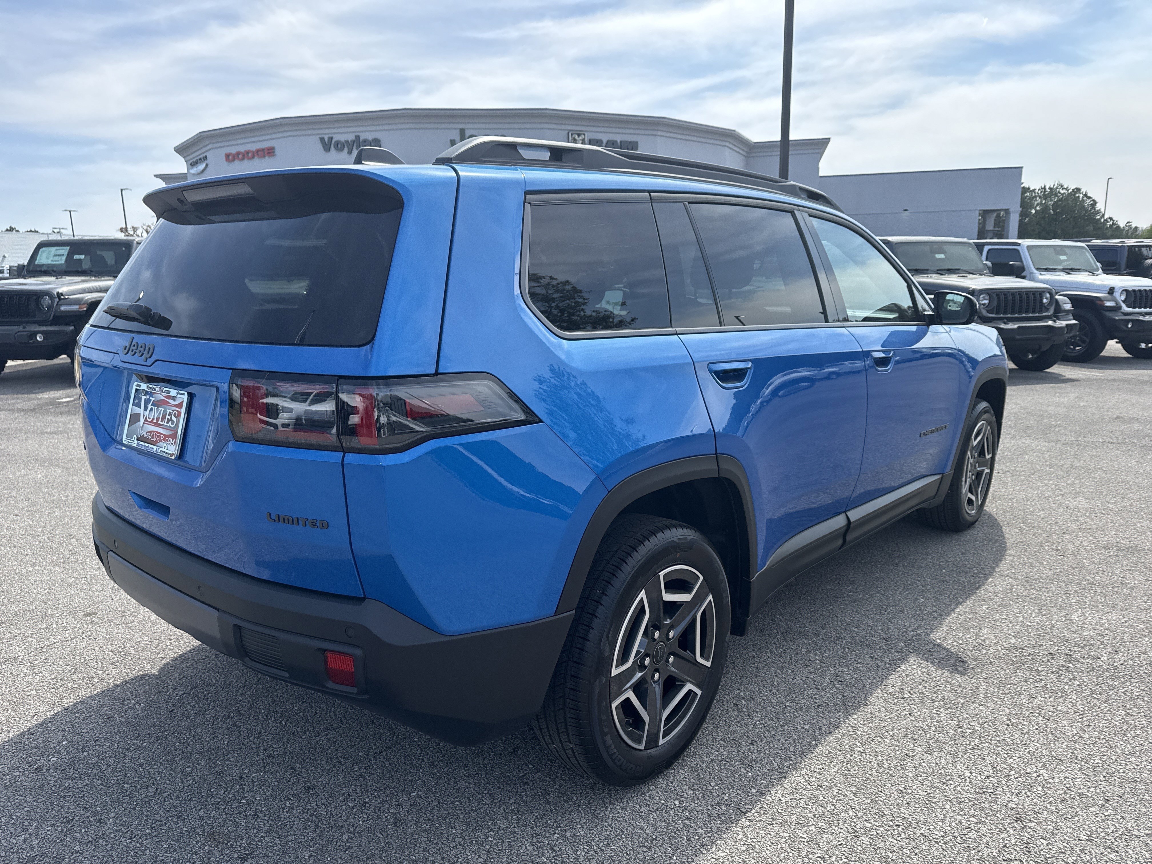 New 2026 Hydro Blue Pearlcoat Jeep Limited image 7