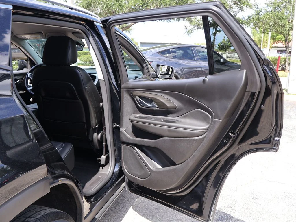 Used 2024 Black GMC SLT image 25