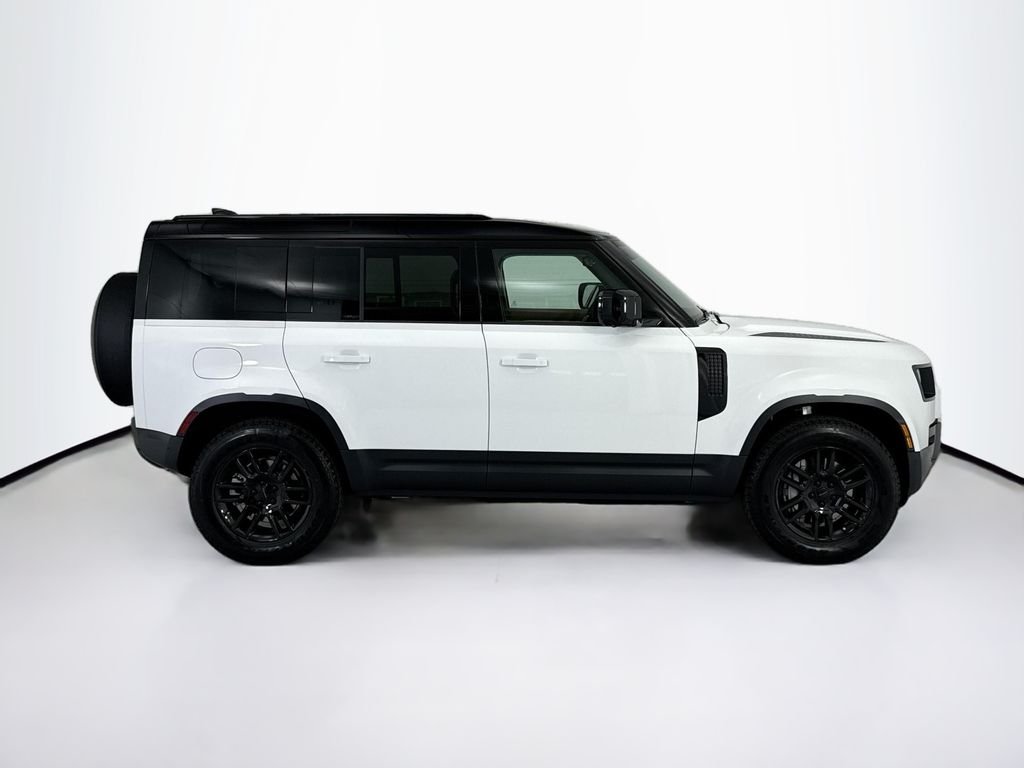 Used 2026 Fuji White Land Rover S image 4