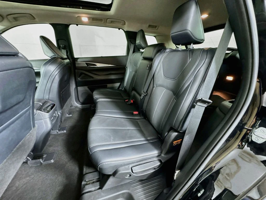 Certified Used 2023 Black INFINITI LUXE image 33