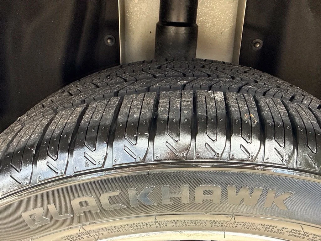 Used 2015 White Lincoln Base image 36