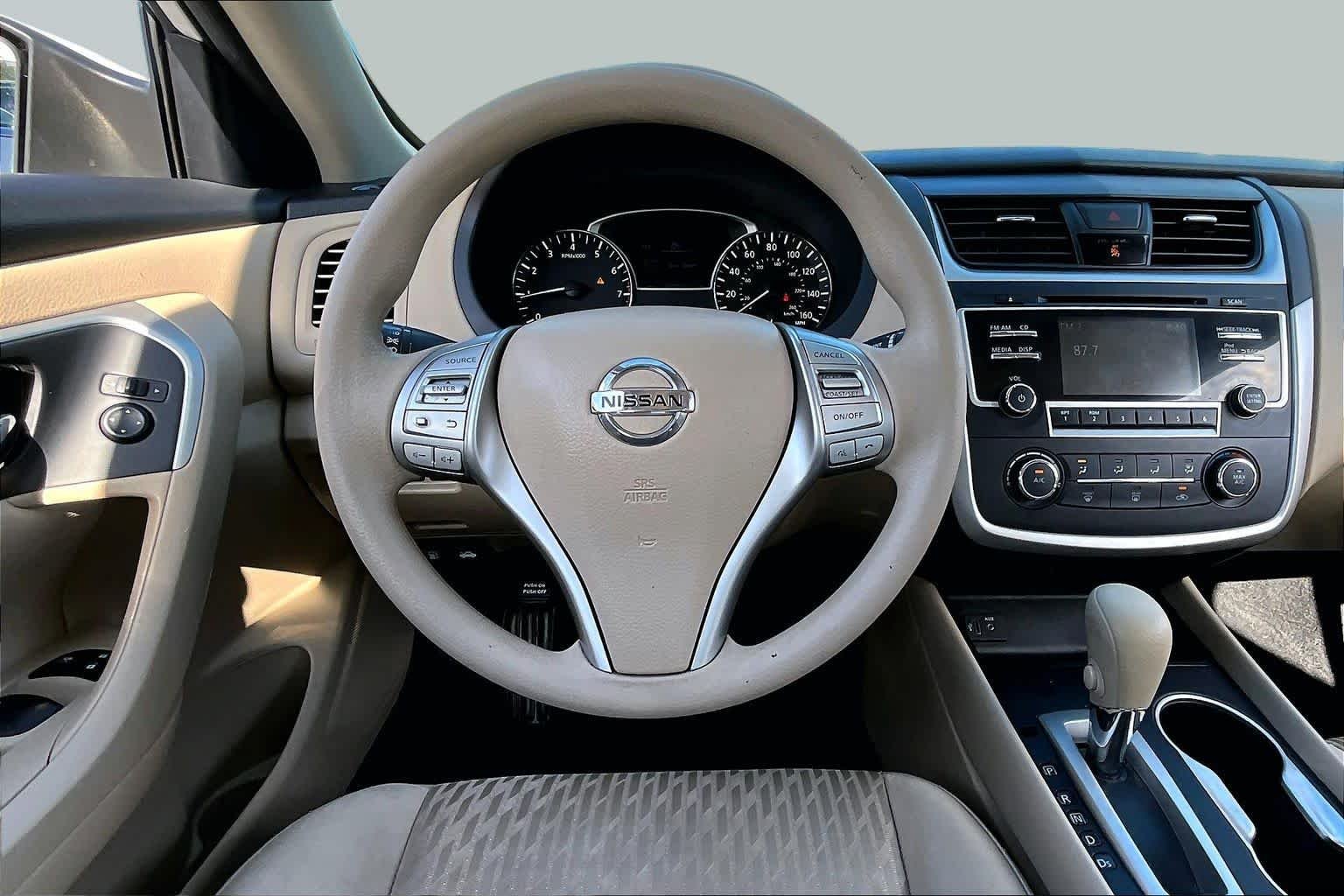 Used 2017 Glacier White Nissan 2.5 S image 6