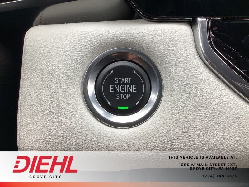 Used 2024 White GMC AT4X image 31