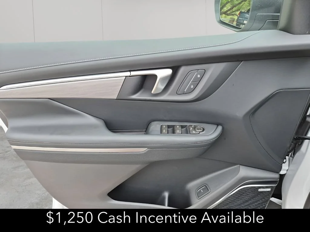 New 2026 Summit White Buick Preferred image 26