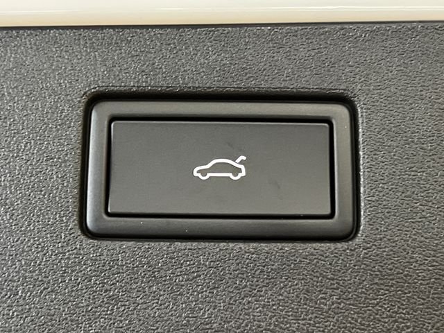 New 2026 White Volkswagen 2.0T SE R-Line Black image 22