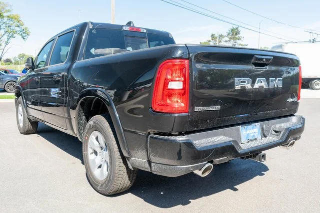 New 2026 Diamond Black Crystal Pearl-Coat Exterior Paint RAM Big Horn/Lone Star image 7
