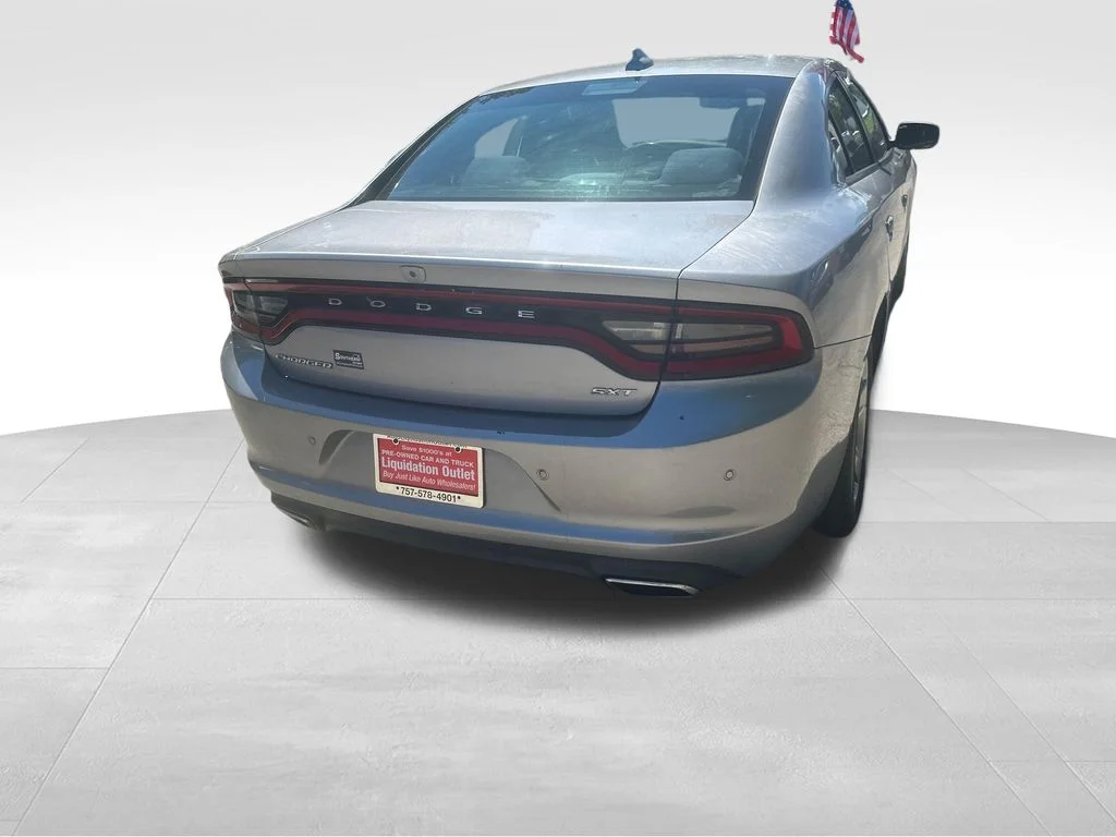 Used 2018 Silver Dodge V6 image 26