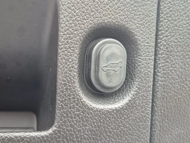 Used 2018 White Cadillac Premium Luxury image 5