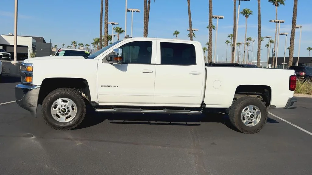 Used 2017 White Chevrolet LT image 3