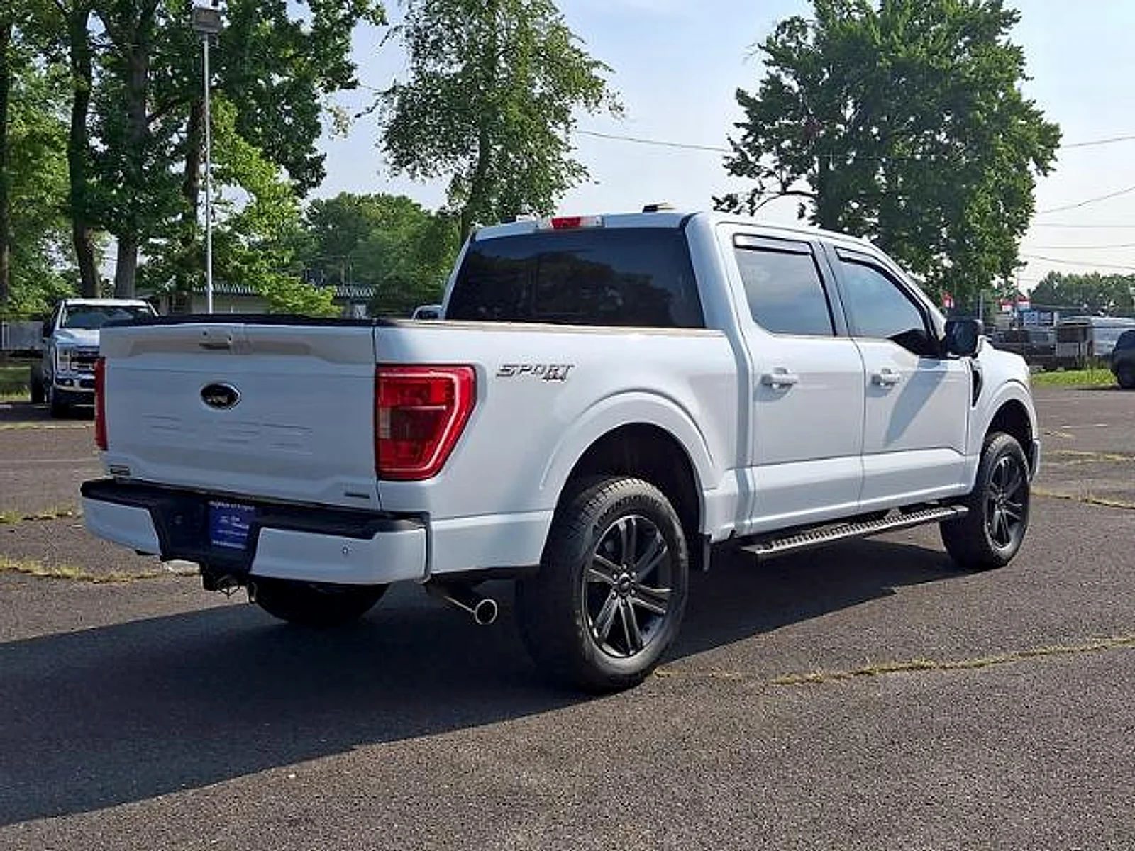 Used 2022 Oxford White Ford XLT image 7