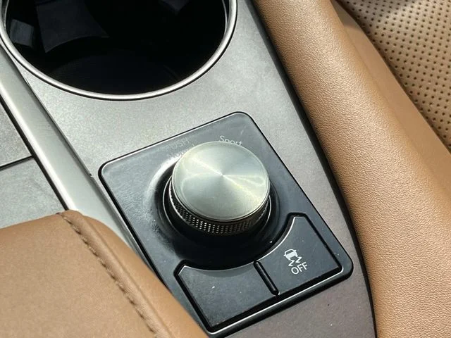 Used 2022 White Lexus 350 image 40